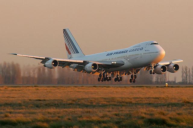 Air_France_Boeing_747-200SF_(961085)