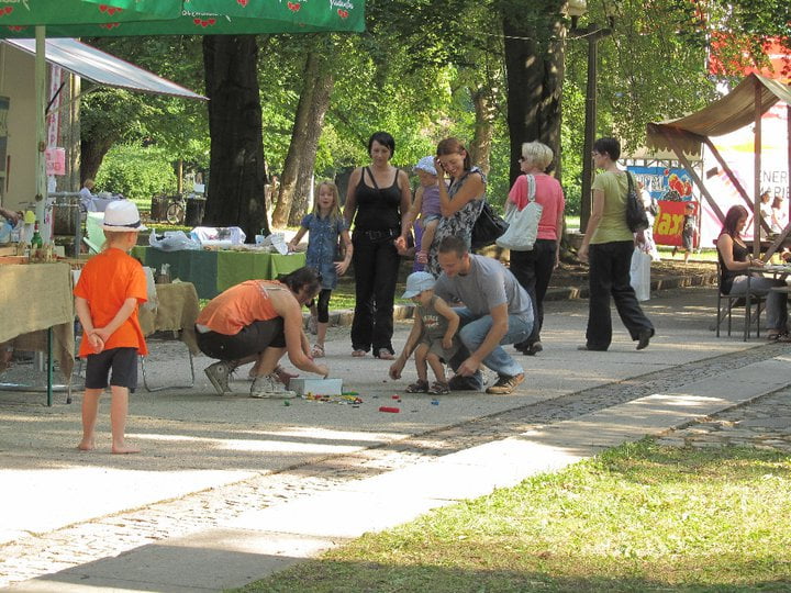 270851_2220454631337_4434341_n