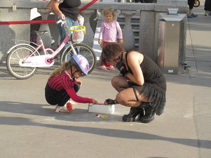 271079_2210706507640_2936064_n