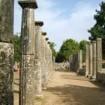 Prve zabeležene igre so se odvijale v Olimpiji leta 776 pr. n. št., vendar gre s precejšnjo gotovostjo trditi, da so jih prirejali tudi pred tem. Danes je kraj srditih bojev le še senca nekdanje veličine.