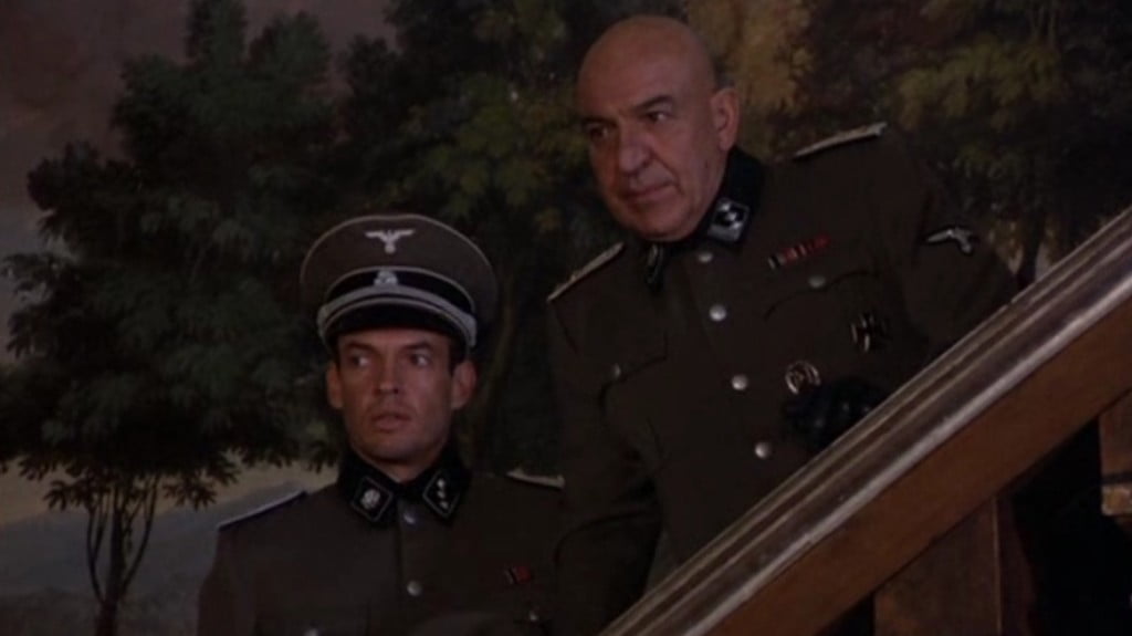 Major Kojak, sta tisto tam spodaj Gary Oldman in Tim Roth?