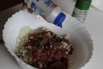 Priprava mesa za mesni burek