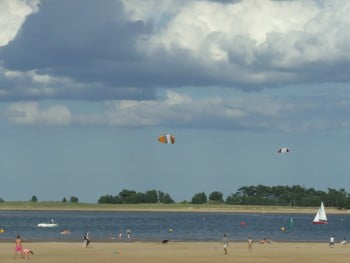 velika peščena površina je idealna za spuščanje zmajev ipd.