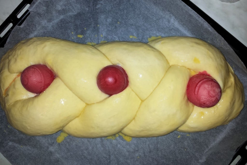 Recept za velikonočni kruh, ki se ga ne boste sramovali