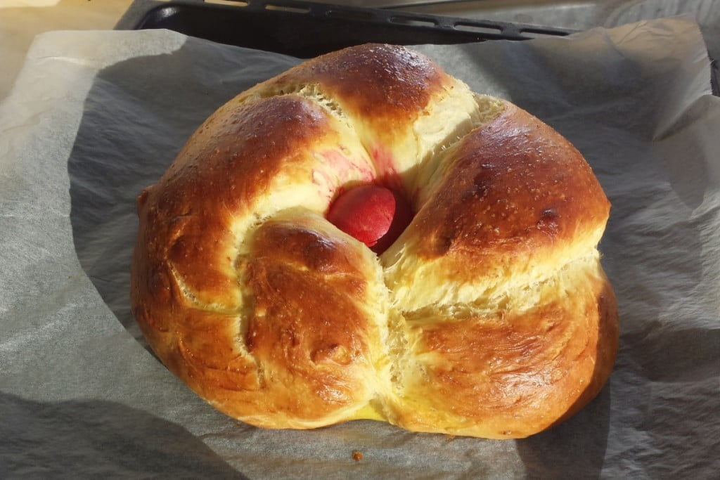 Recept za velikonočni kruh, ki se ga ne boste sramovali