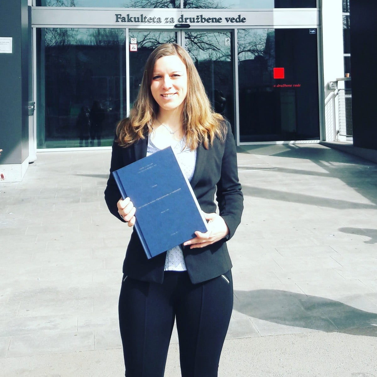 »Napiši mi diplomo, ti plačam«