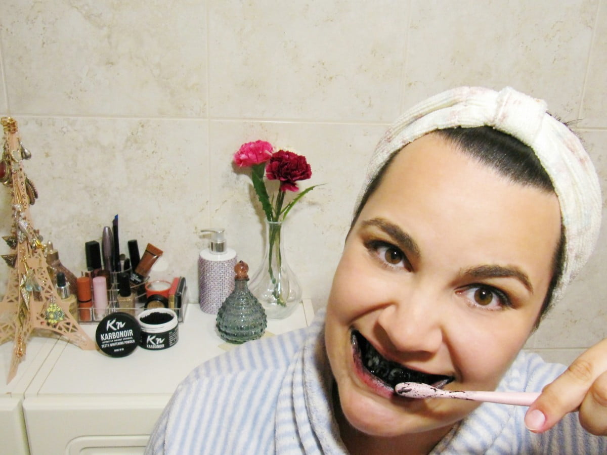 Aktivirano oglje - črno oglje za bele zobe