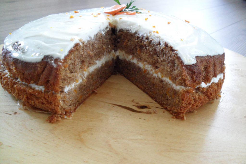 Korenčkova torta s skuto 