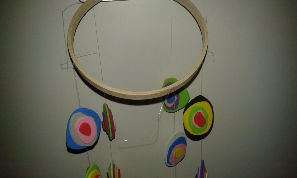 pisane-mobile-za-otrosko-sobo