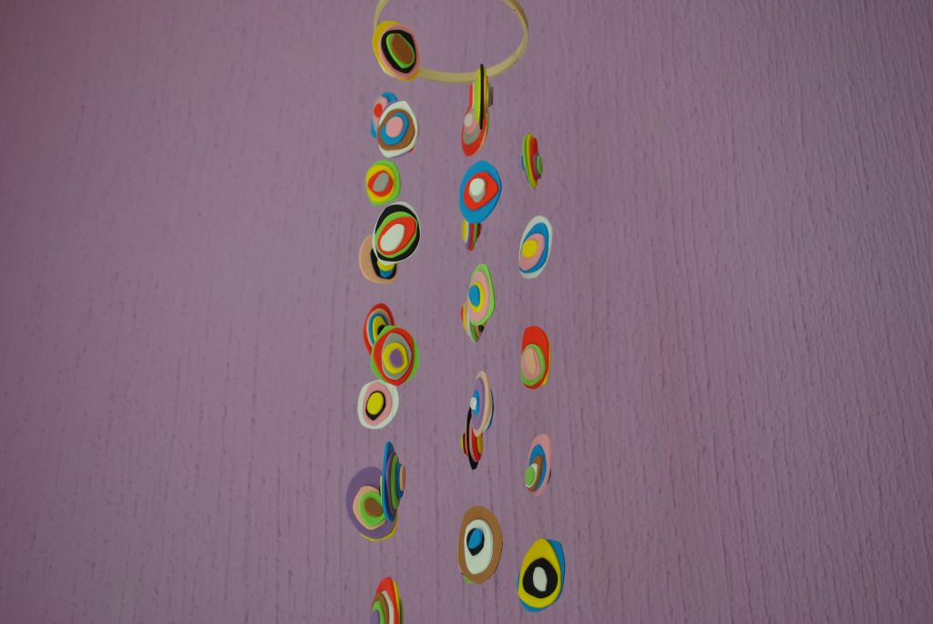 pisane-mobile-za-otrosko-sobo