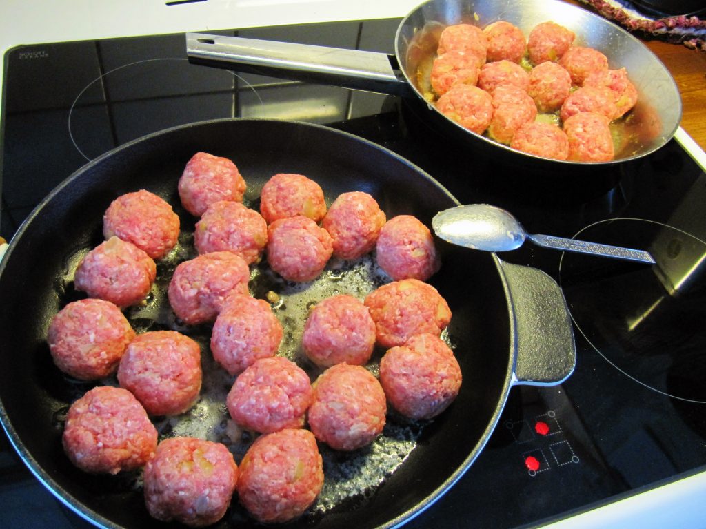 Švedske mesne kroglice (Köttbullar)
