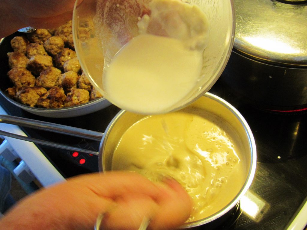 Švedske mesne kroglice (Köttbullar)