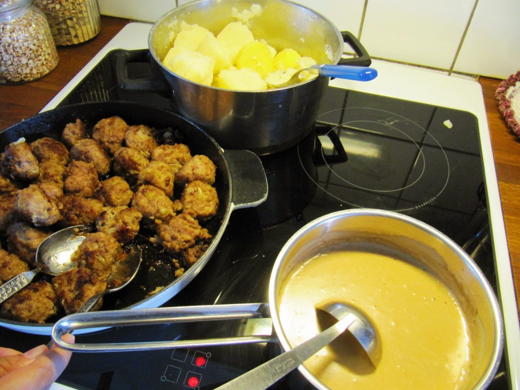 Švedske mesne kroglice (Köttbullar)