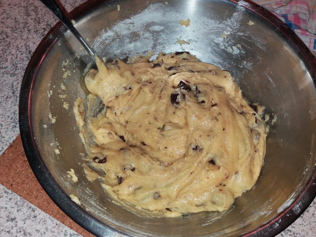 Recept za odlične cookie-je (piškote s koščki čokolade)