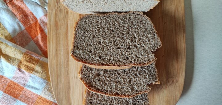 Enostaven in hitro pripravljen ajdov kruh
