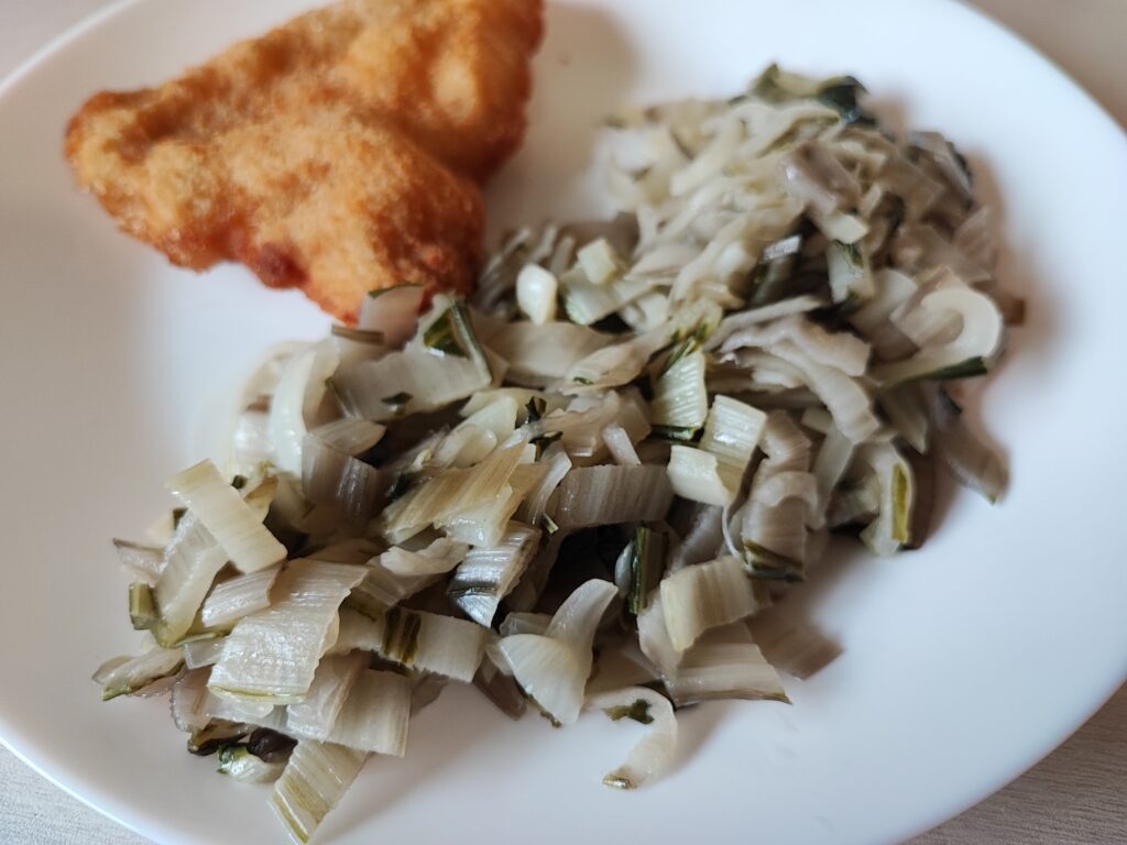 Dušena stebla blitve kot priloga