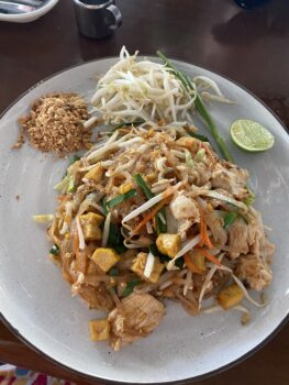 Recept za pad thai s piščancem ali rakci